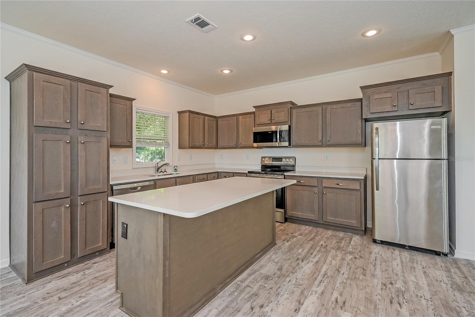 Image 5 of 16 For 6737 48th Avenue N