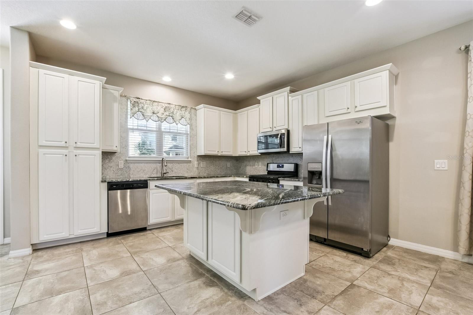 Image 6 of 32 For 1108 Lincoln Ridge Loop