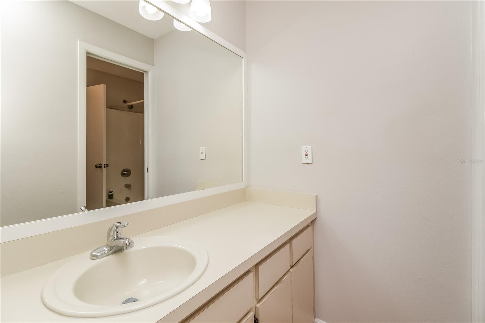 Image 13 of 16 For 1433 Vinetree Drive