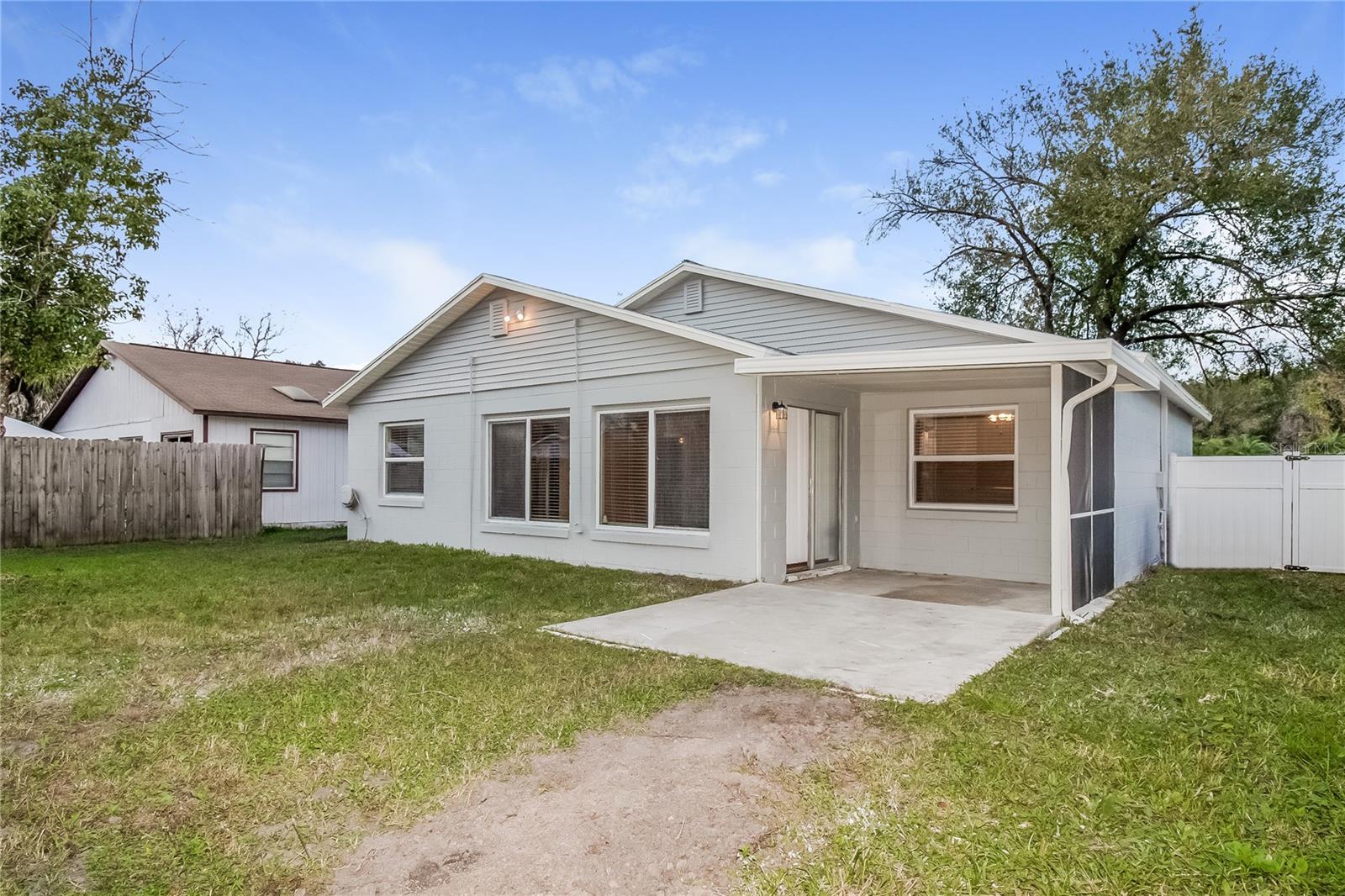 Image 15 of 16 For 1433 Vinetree Drive