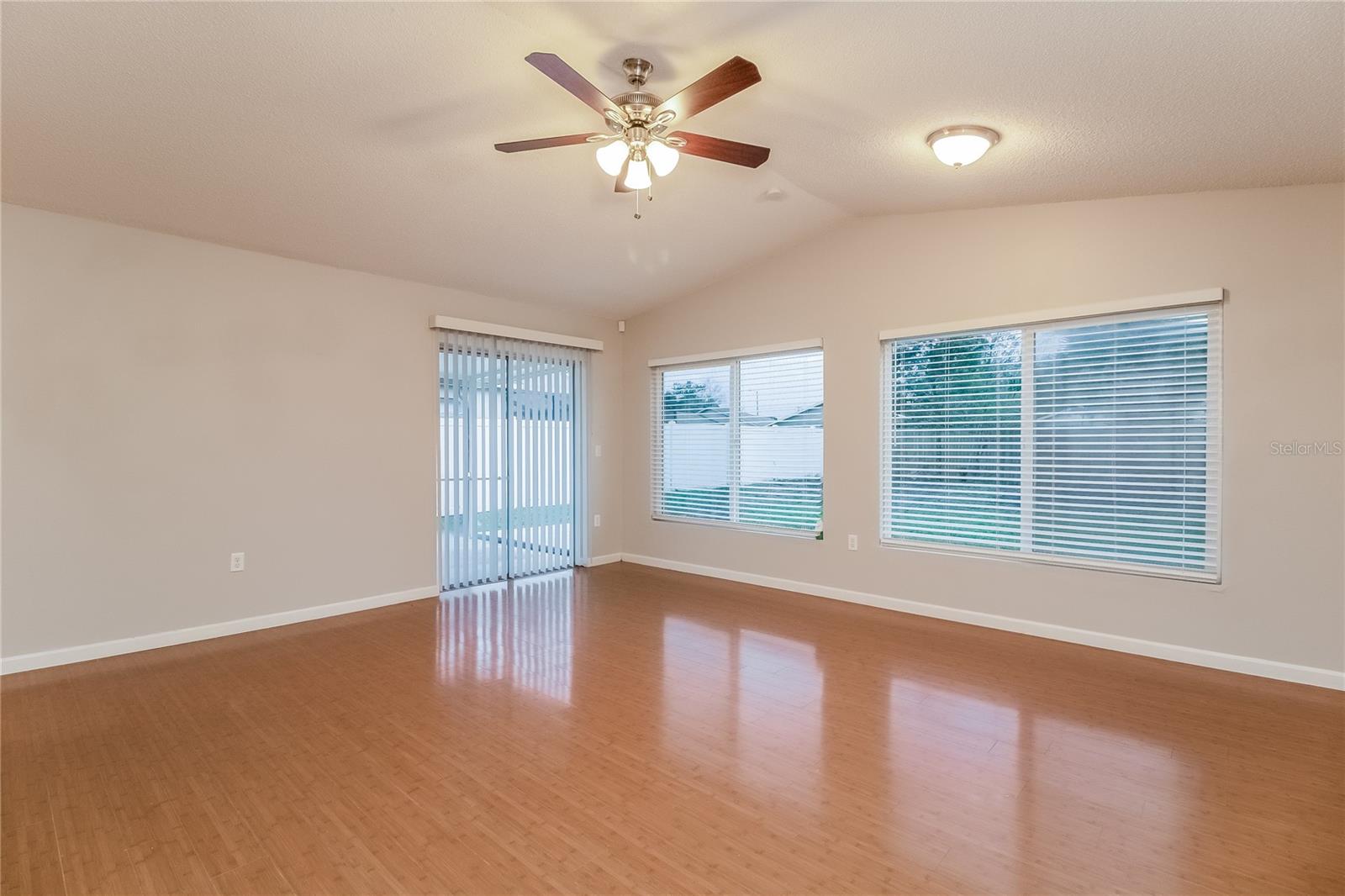 Image 3 of 16 For 1433 Vinetree Drive