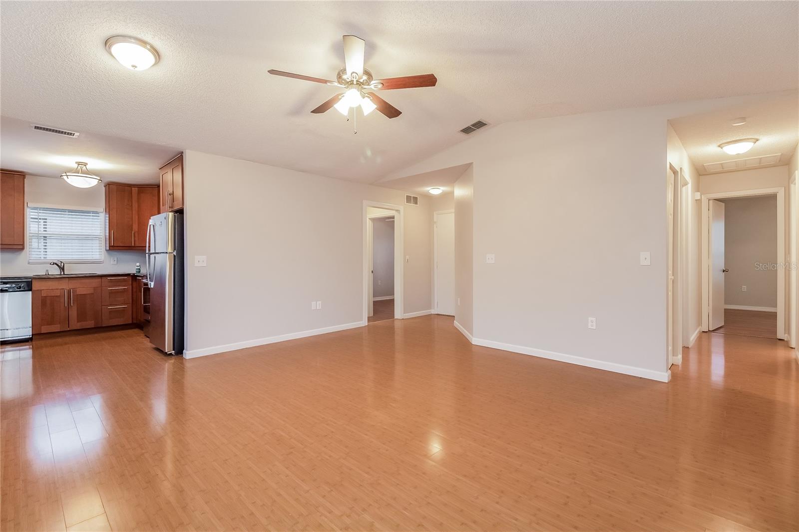 Image 5 of 16 For 1433 Vinetree Drive