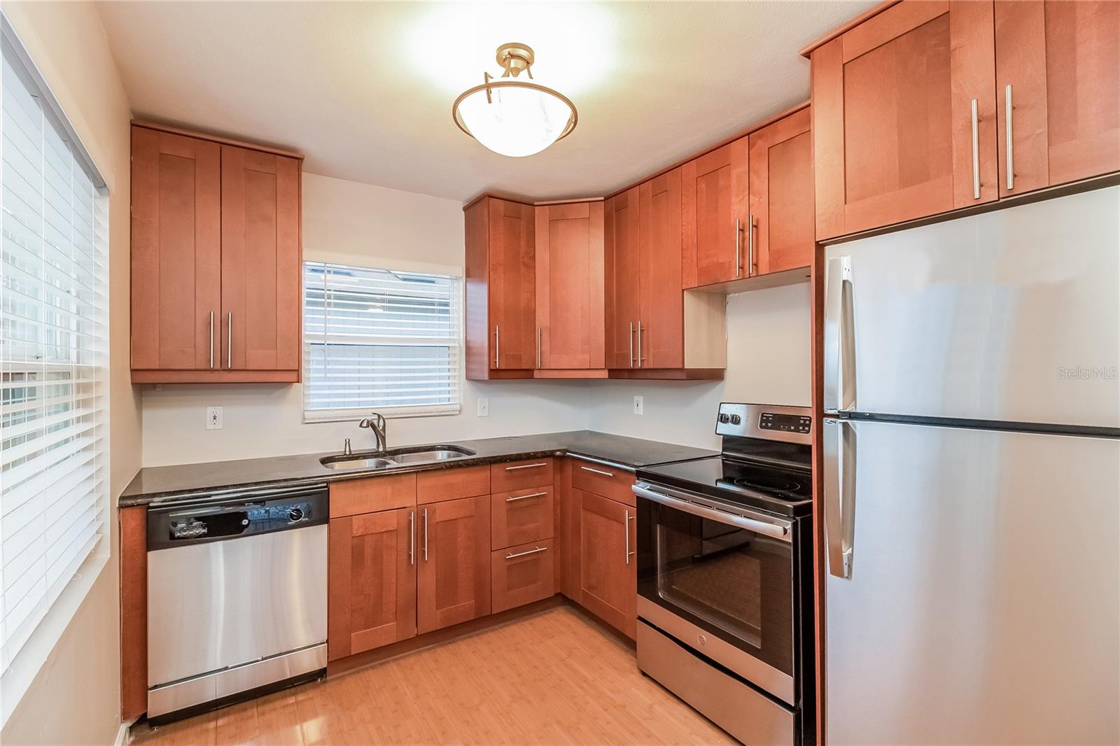 Image 6 of 16 For 1433 Vinetree Drive