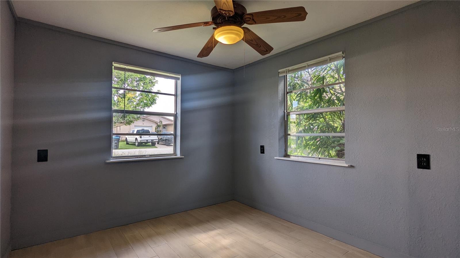 Image 6 of 9 For 2910 Hambleton Avenue