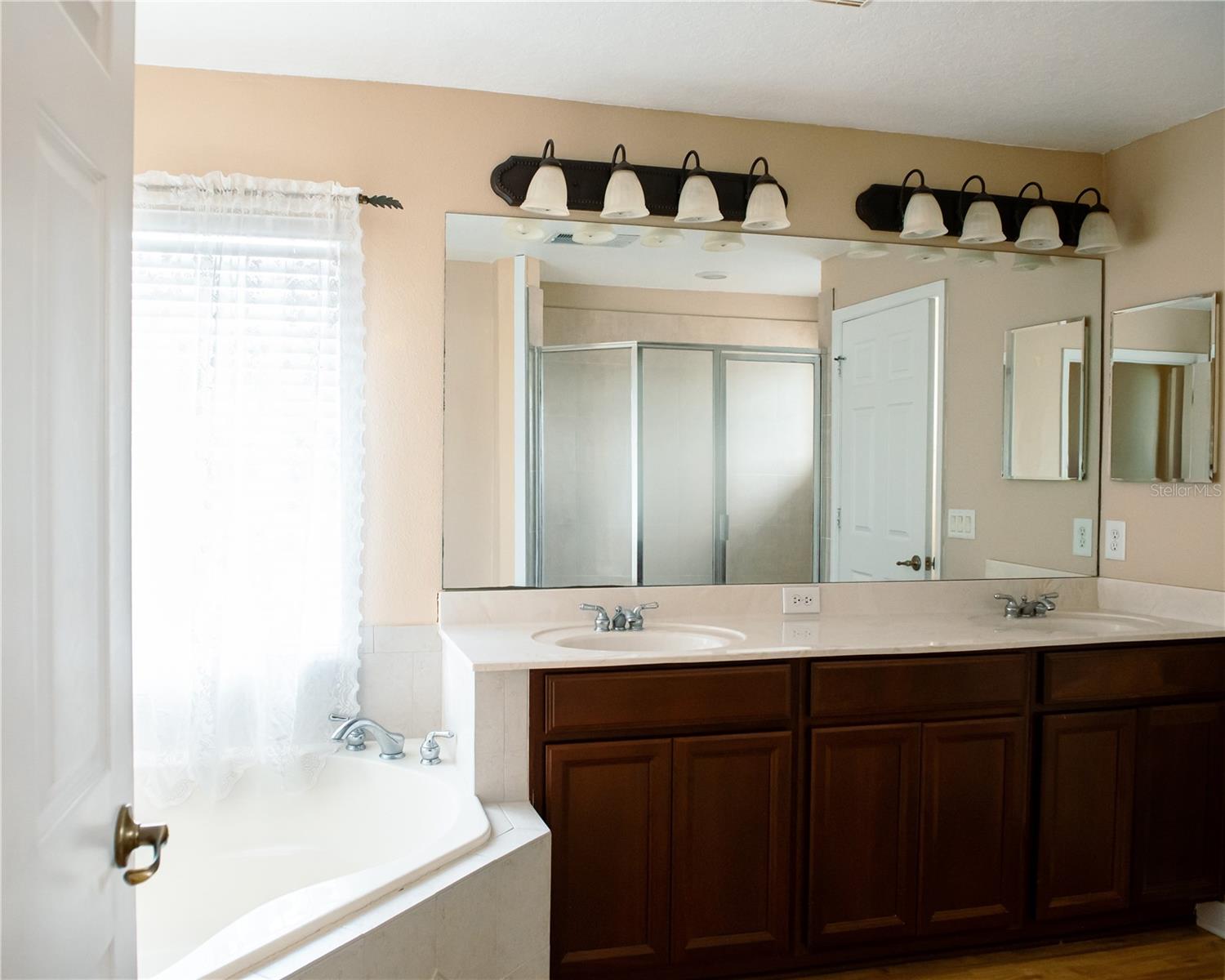 Image 19 of 25 For 1102 Travertine Terrace