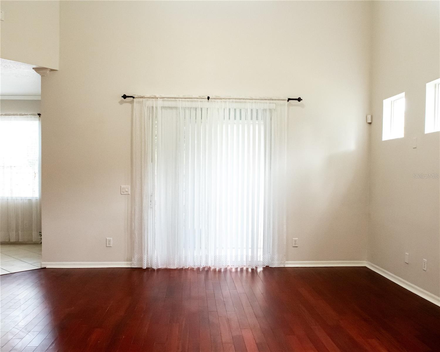 Image 4 of 25 For 1102 Travertine Terrace