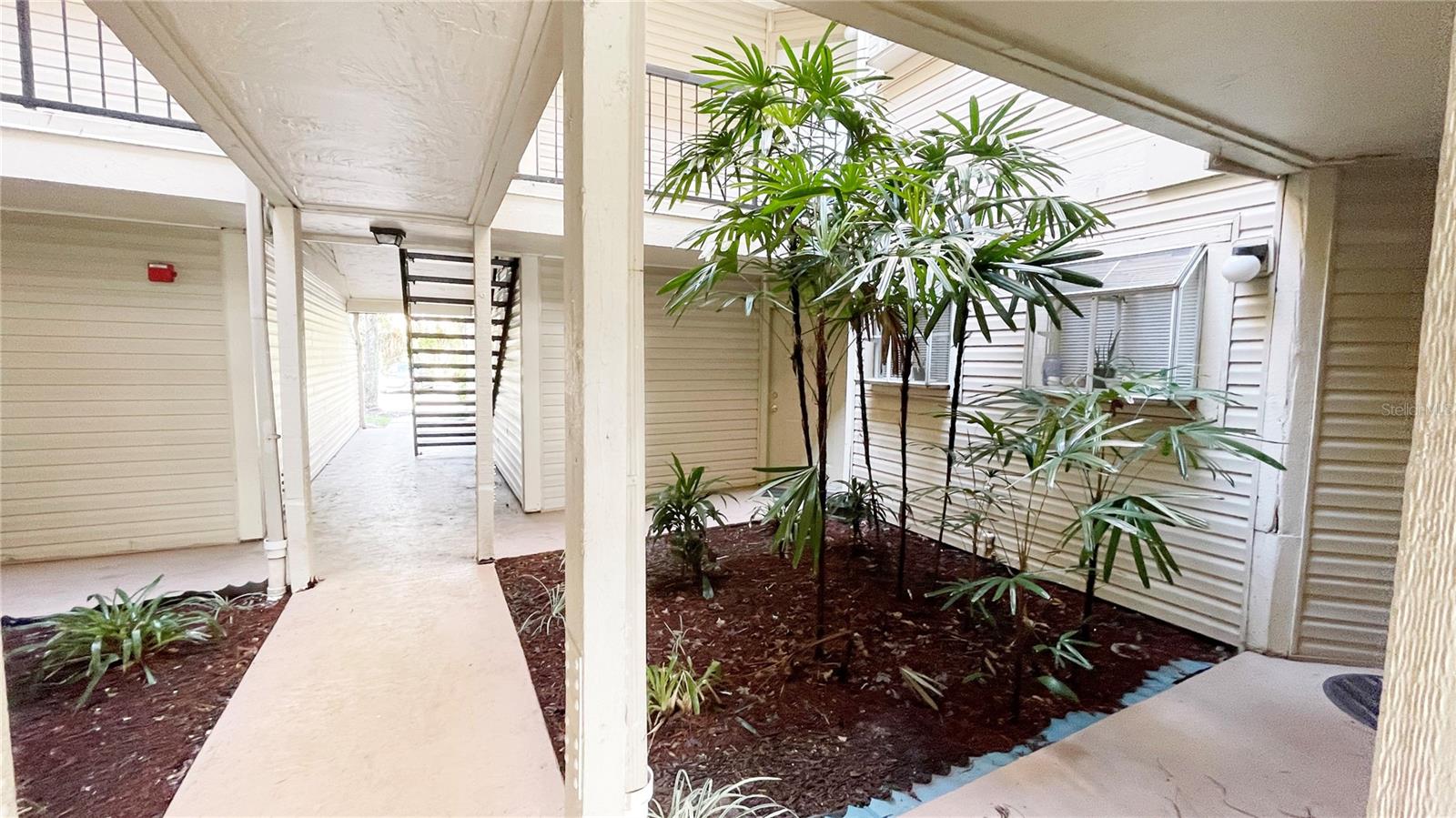 Image 2 of 12 For 1948 Lake Atriums Circle 113