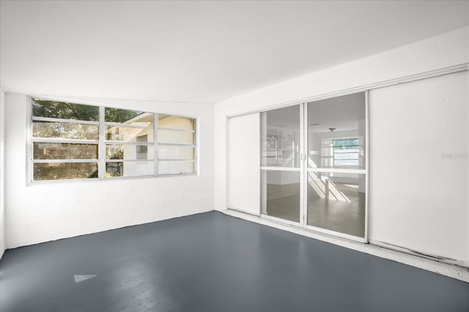 Image 11 of 25 For 120 Roberts Street