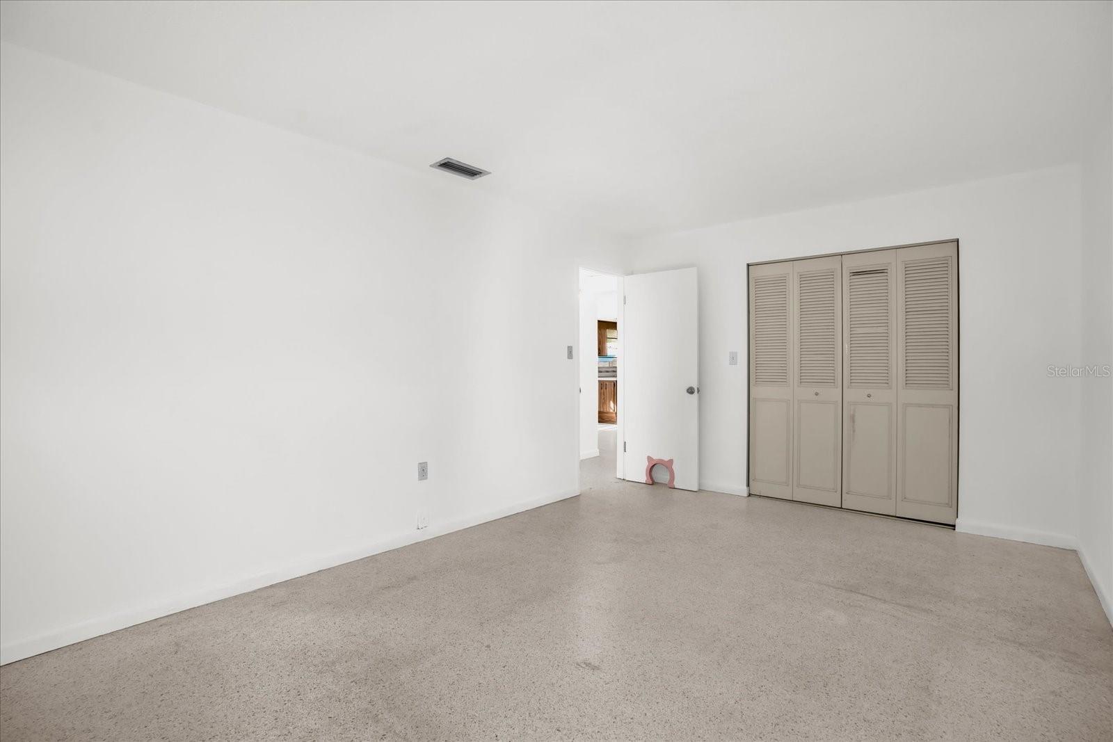 Image 13 of 25 For 120 Roberts Street