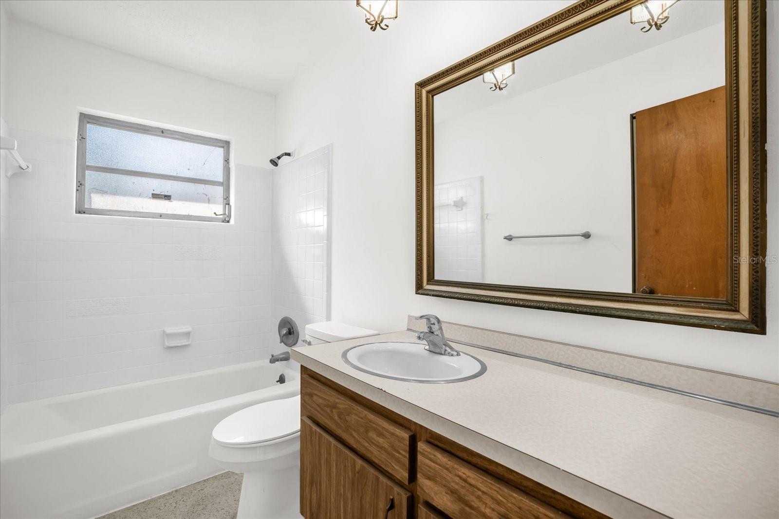 Image 14 of 25 For 120 Roberts Street
