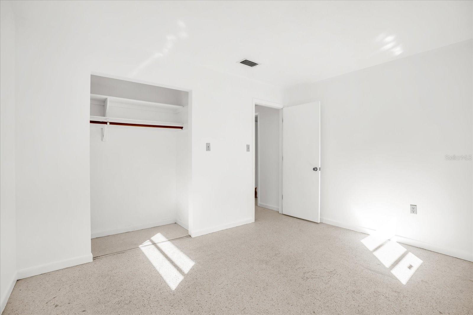 Image 16 of 25 For 120 Roberts Street