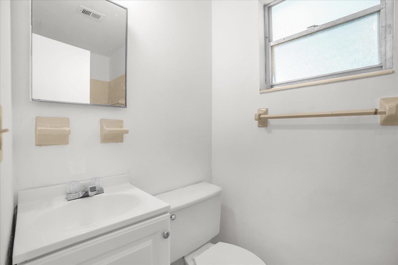 Image 17 of 25 For 120 Roberts Street