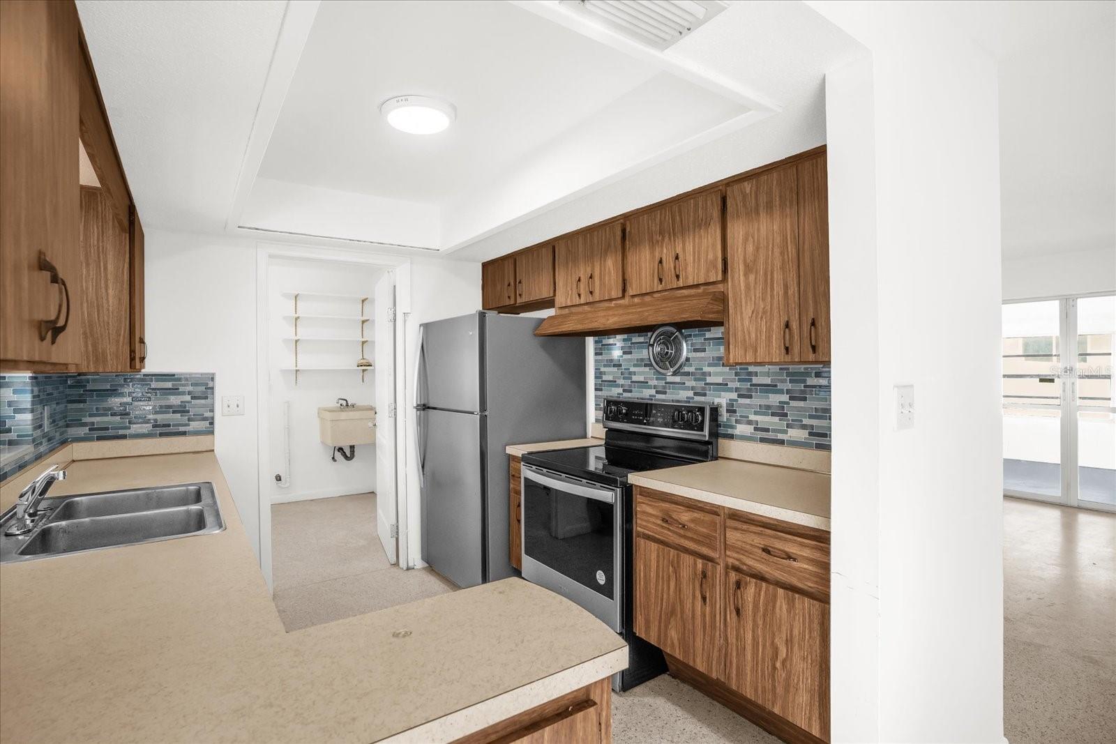 Image 5 of 25 For 120 Roberts Street