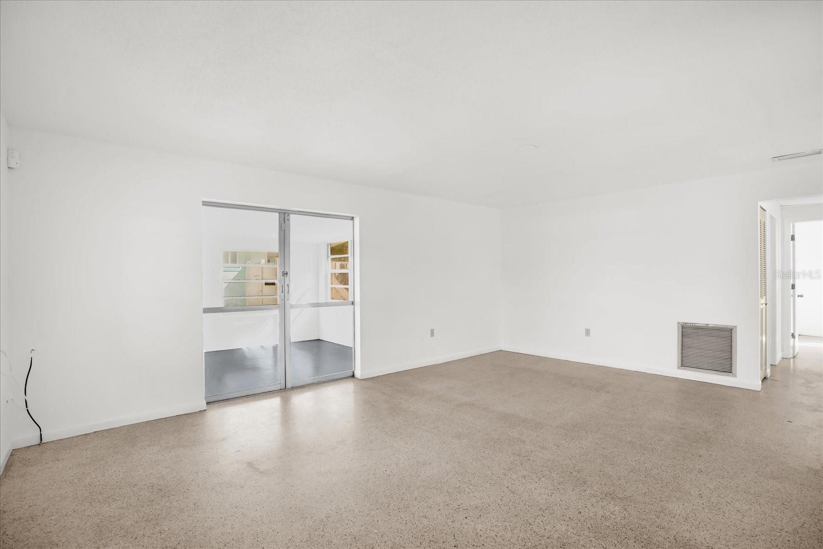Image 9 of 25 For 120 Roberts Street