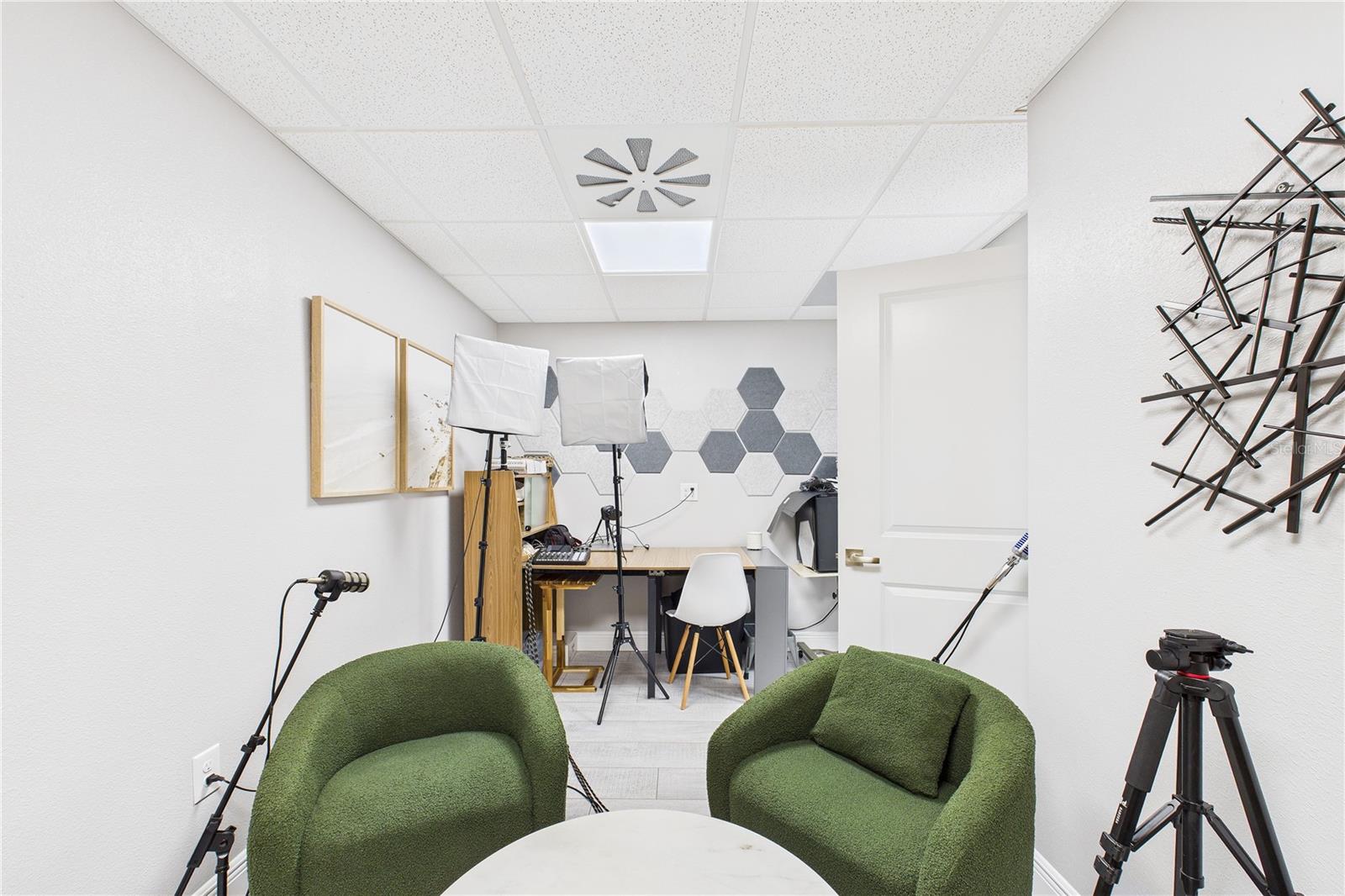 Image 25 of 53 For 2955 Pineda Plaza Way