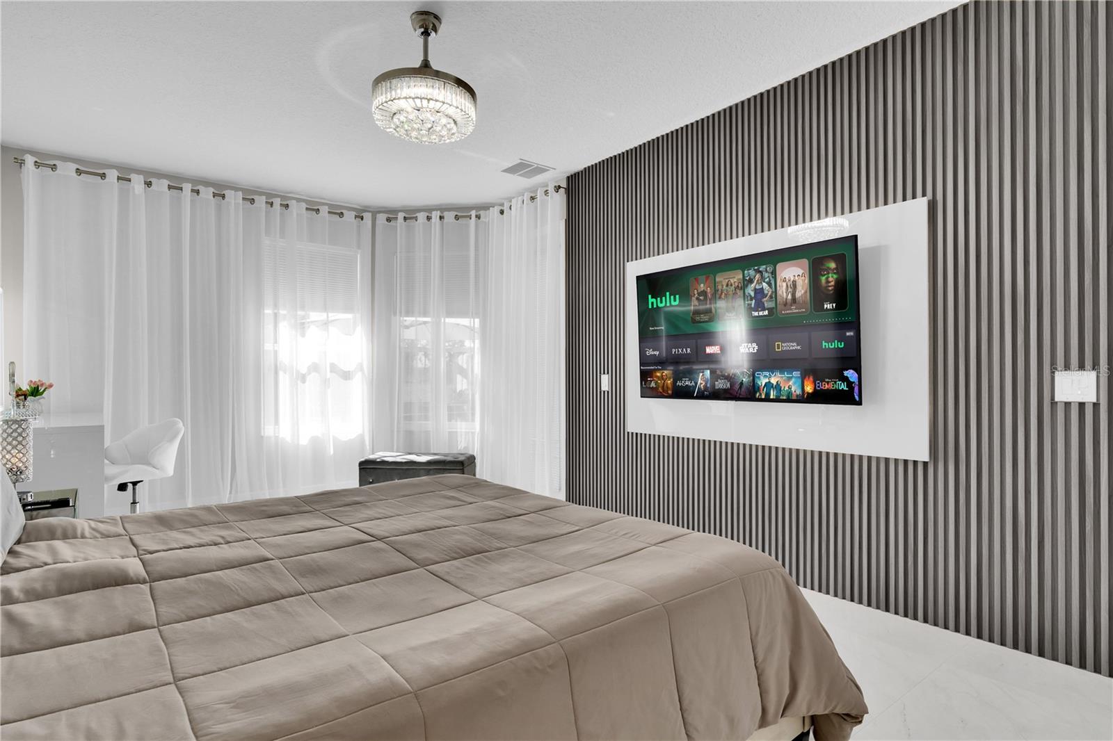 Image 17 of 52 For 9827 Pecky Cypress Way