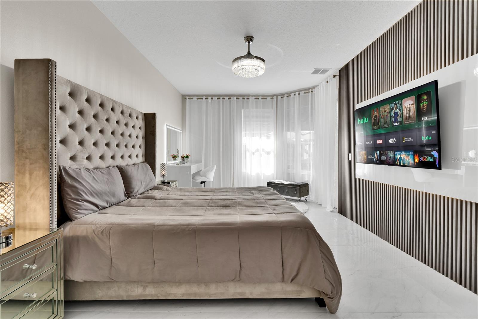 Image 18 of 52 For 9827 Pecky Cypress Way