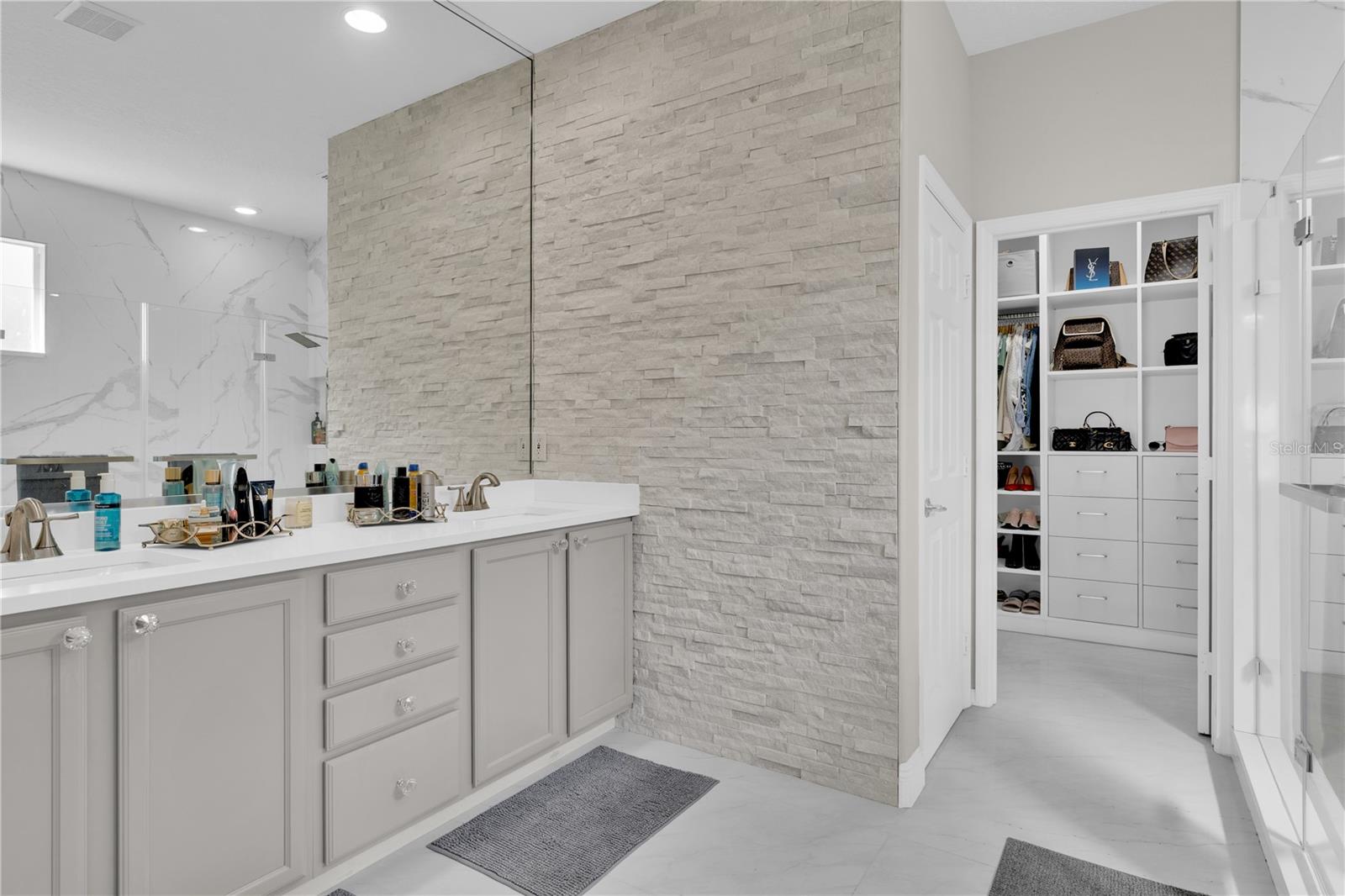 Image 19 of 52 For 9827 Pecky Cypress Way