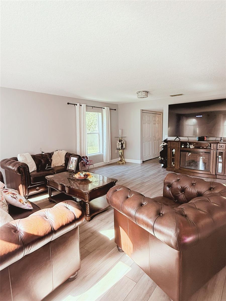 Image 3 of 21 For 1033 Tawny Eagle Drive
