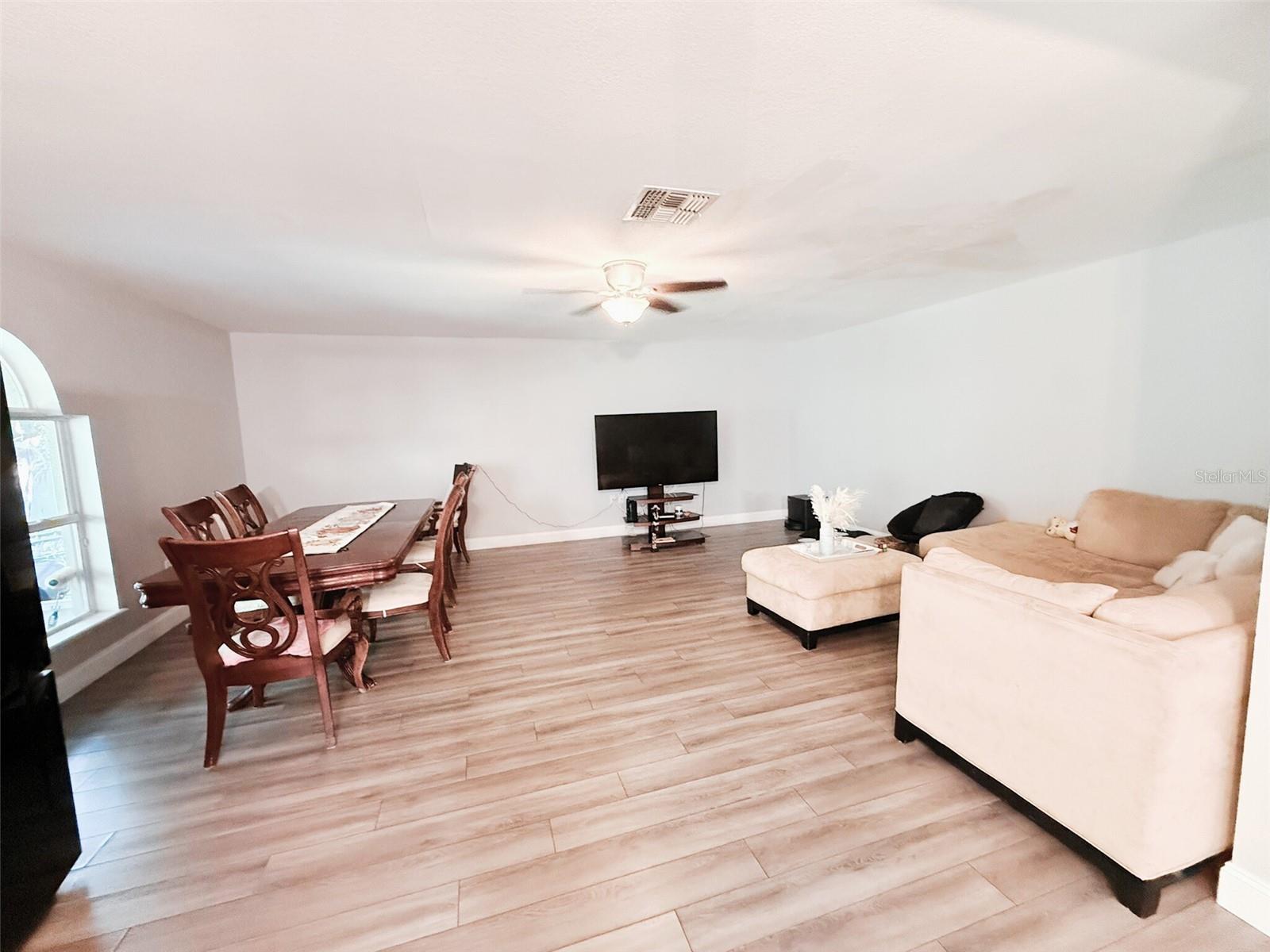 Image 4 of 21 For 1033 Tawny Eagle Drive