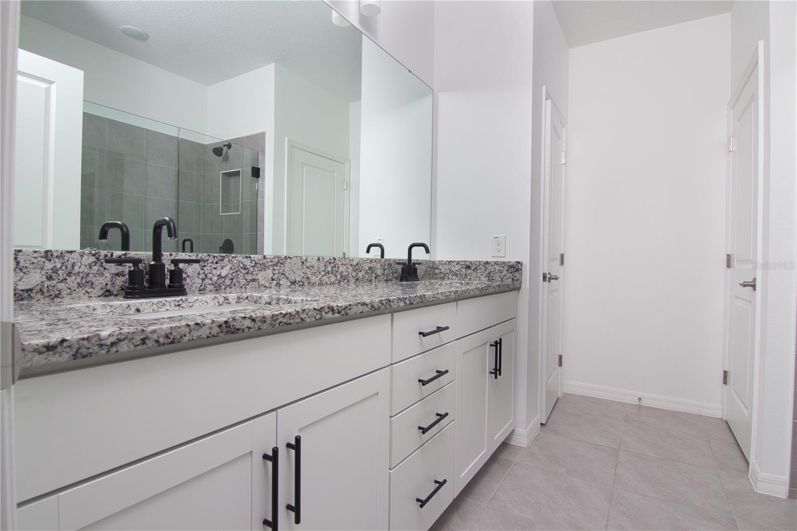 Image 16 of 24 For 2033 Emerald Springs Drive