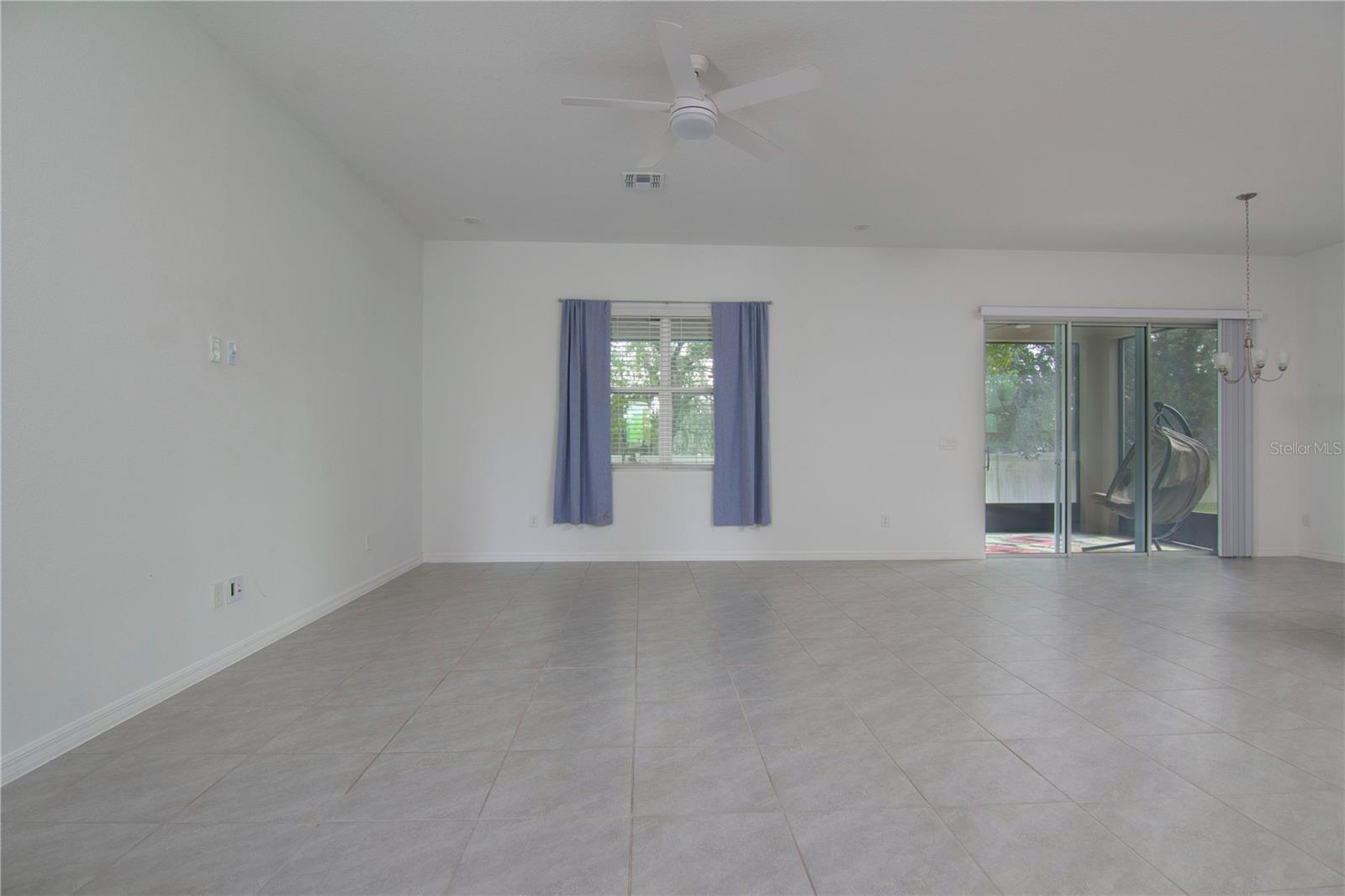Image 6 of 24 For 2033 Emerald Springs Drive