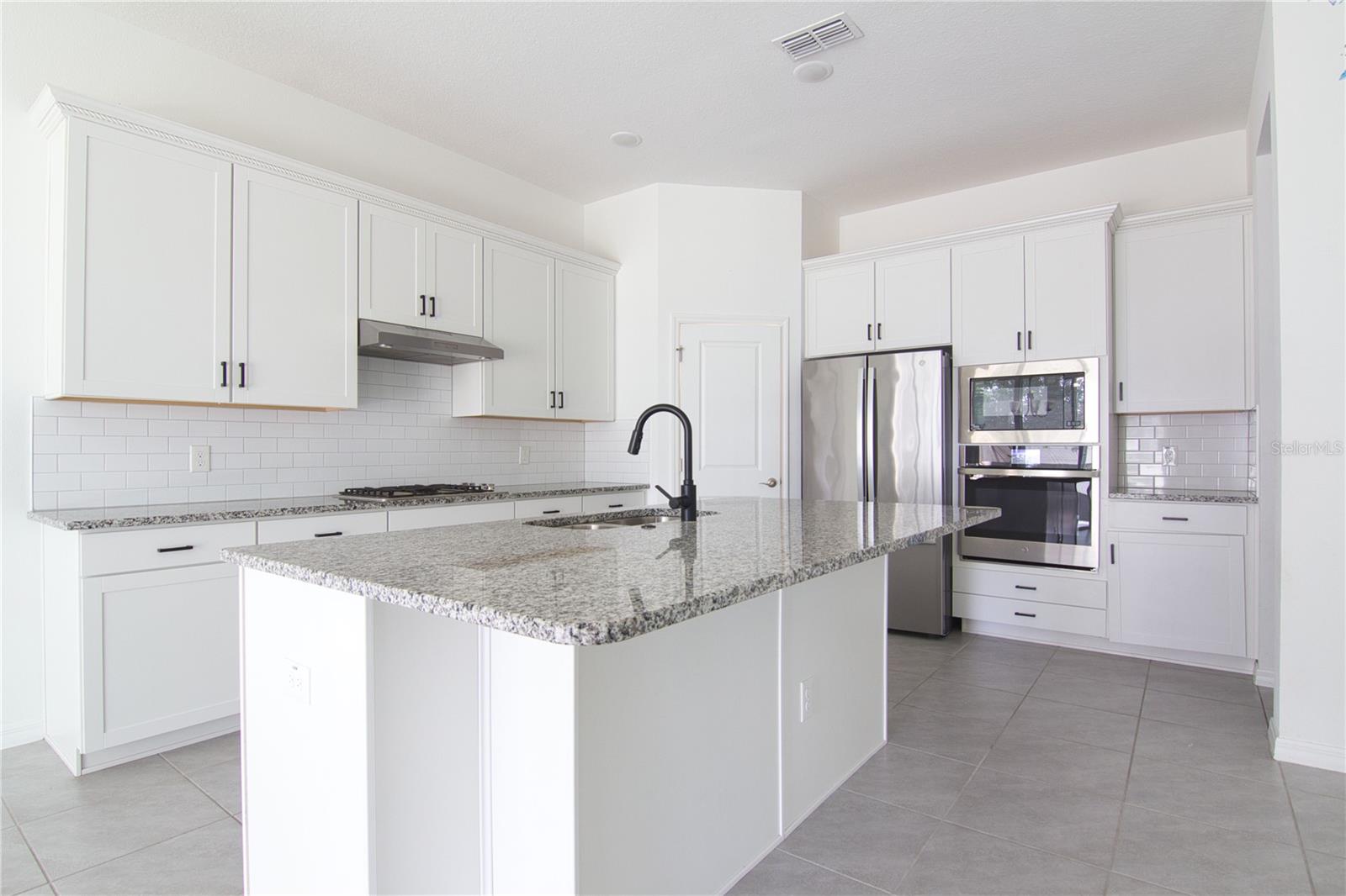 Image 7 of 24 For 2033 Emerald Springs Drive