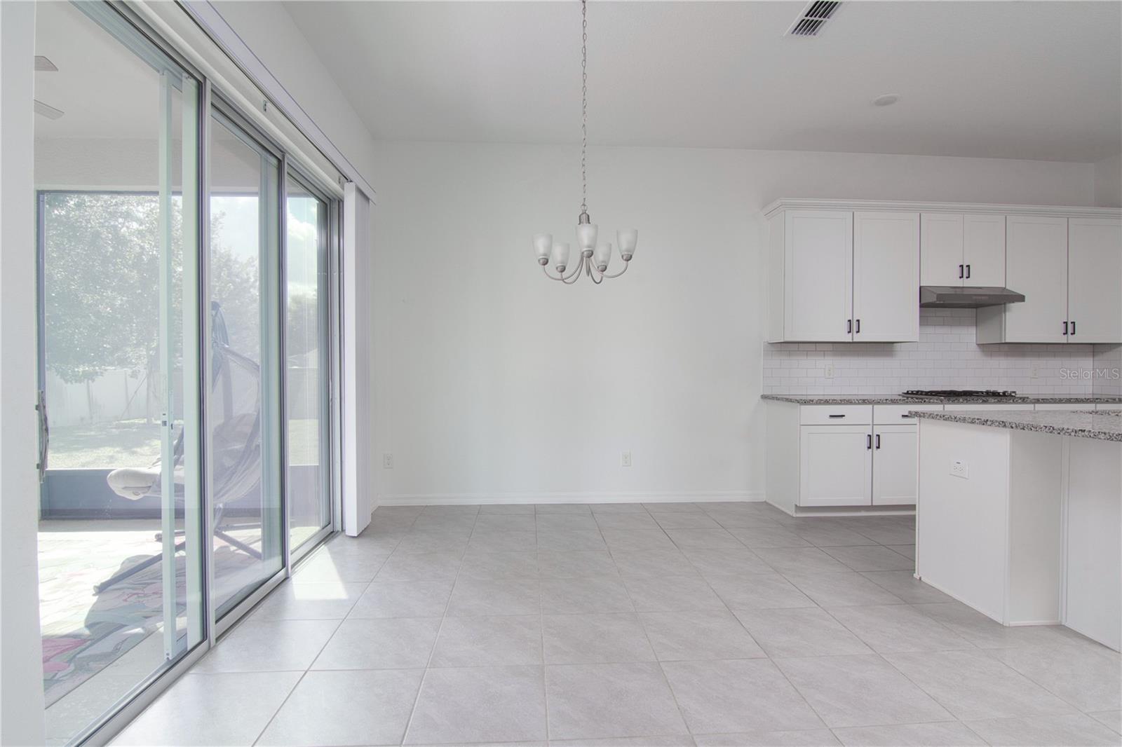 Image 8 of 24 For 2033 Emerald Springs Drive