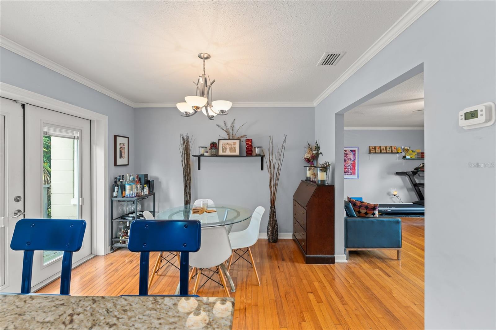 Image 13 of 33 For 3215 Renlee Place