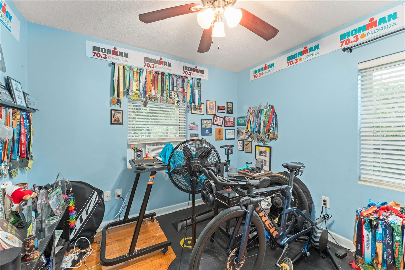 Image 24 of 33 For 3215 Renlee Place