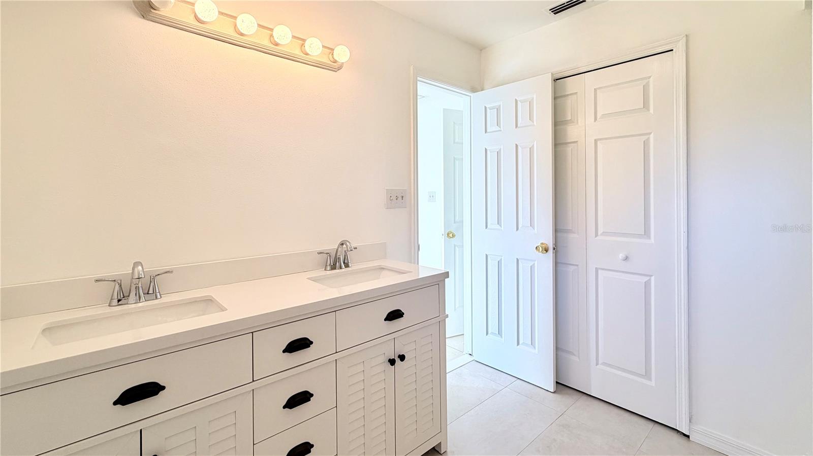 Image 19 of 32 For 810 Seminole Avenue