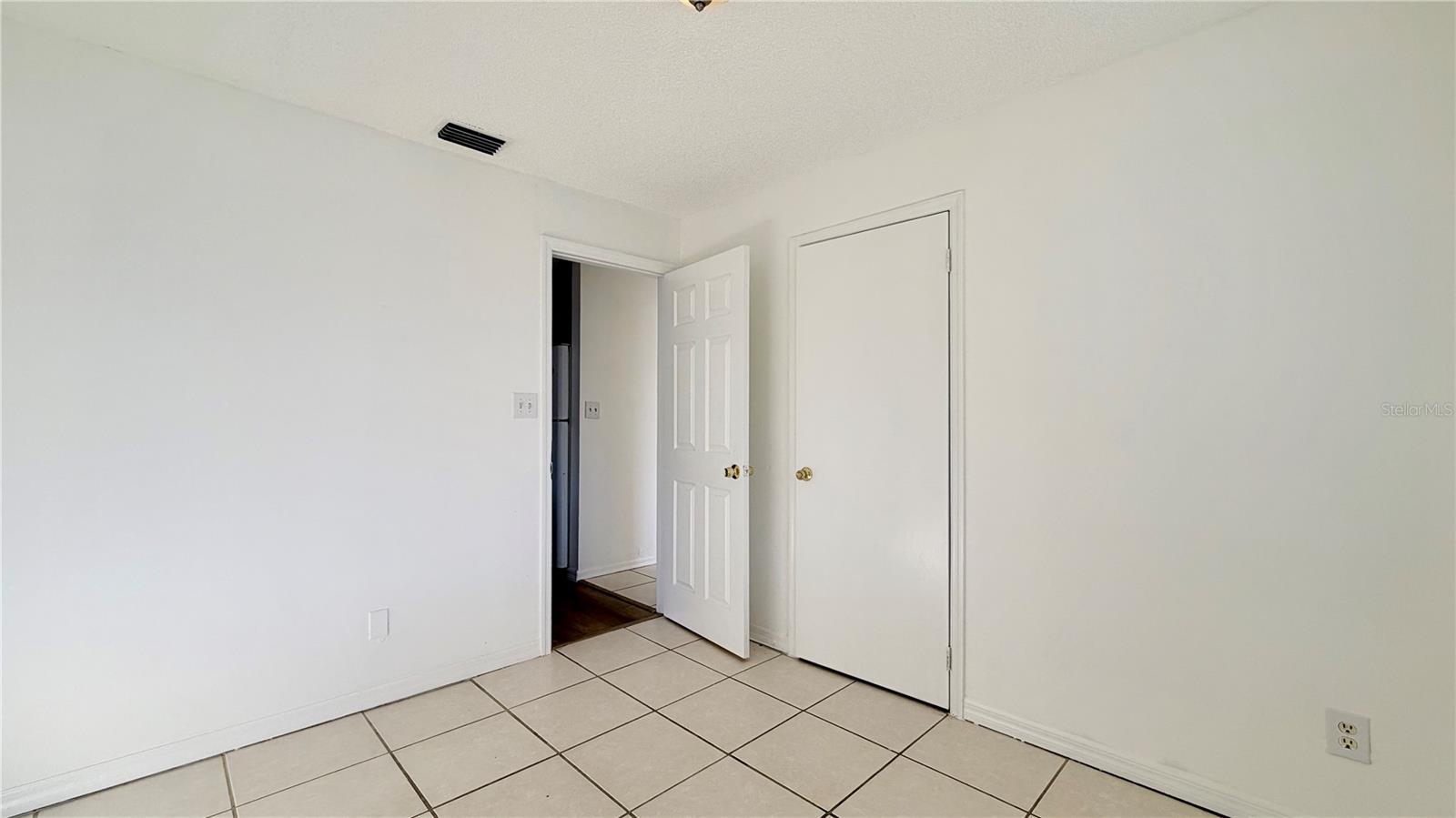 Image 23 of 32 For 810 Seminole Avenue