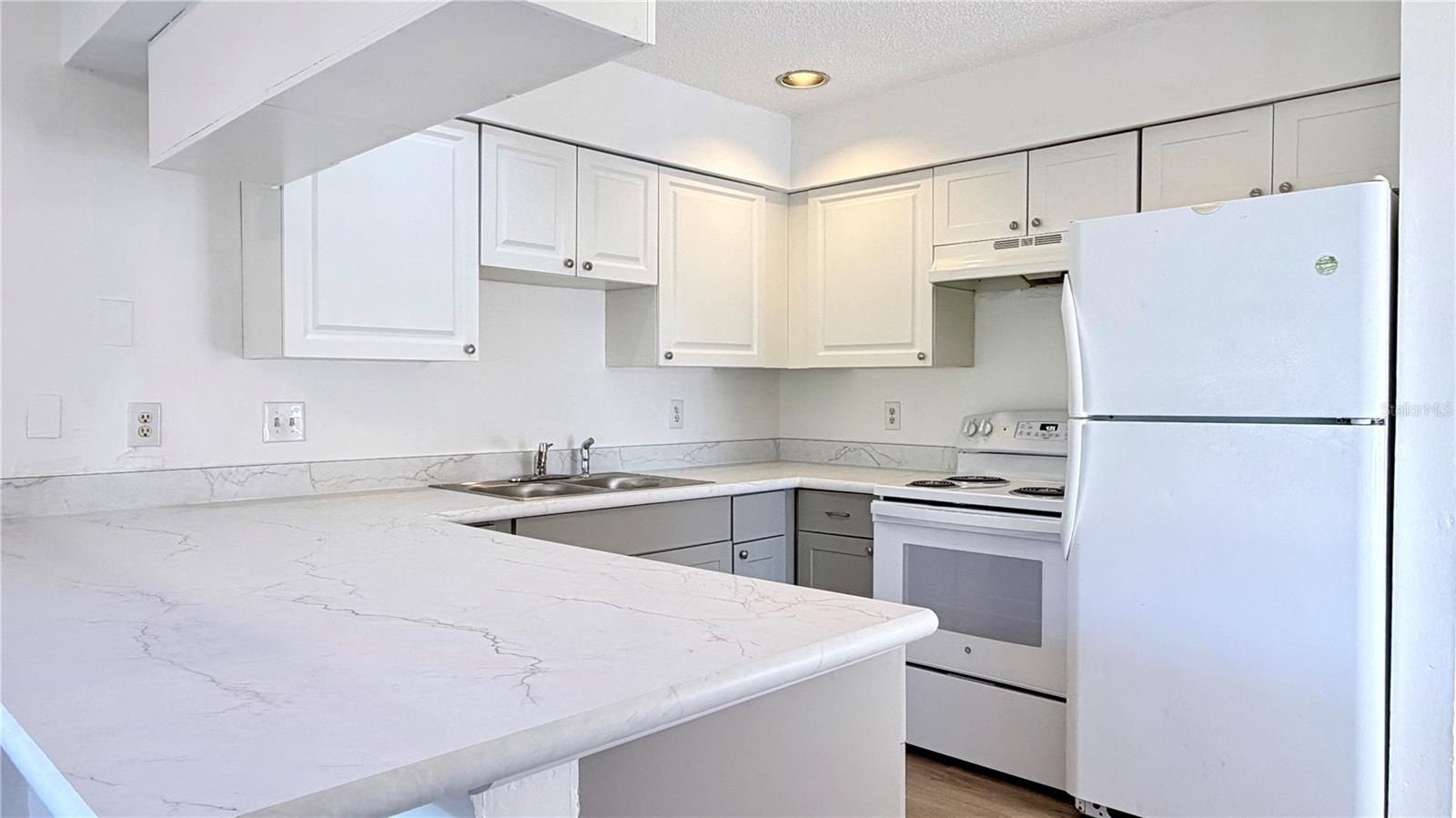 Image 8 of 32 For 810 Seminole Avenue