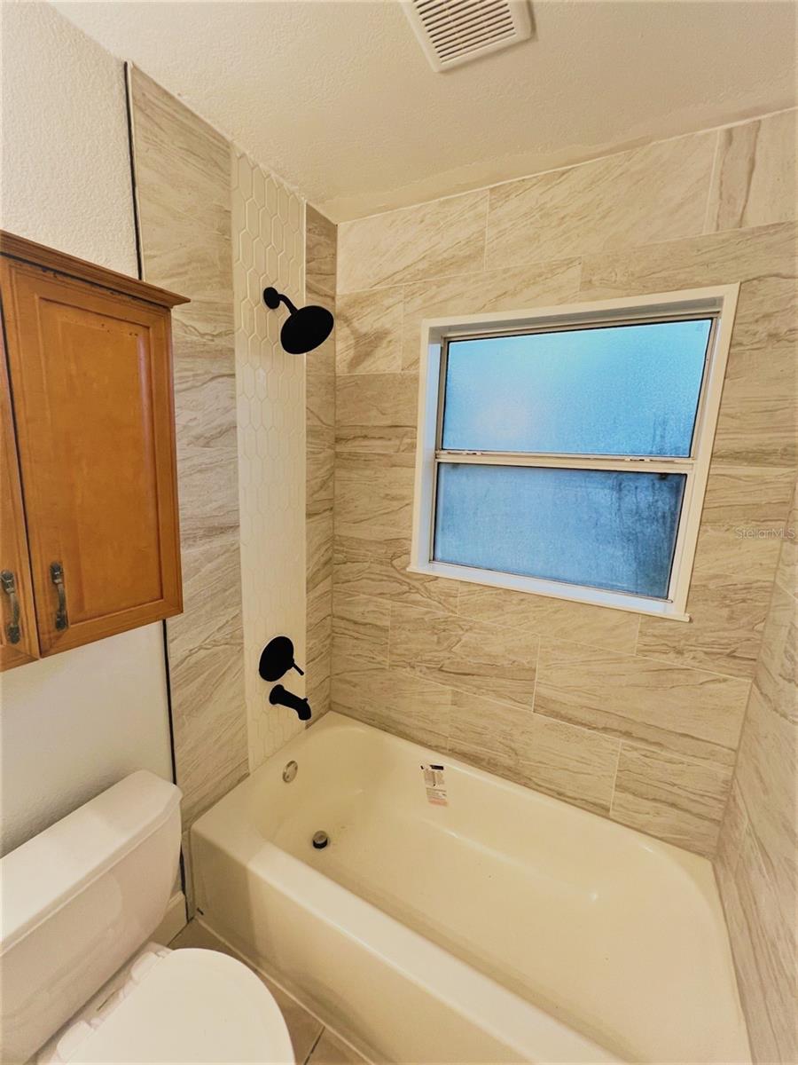 Image 3 of 6 For 3116 Bumby Avenue B03