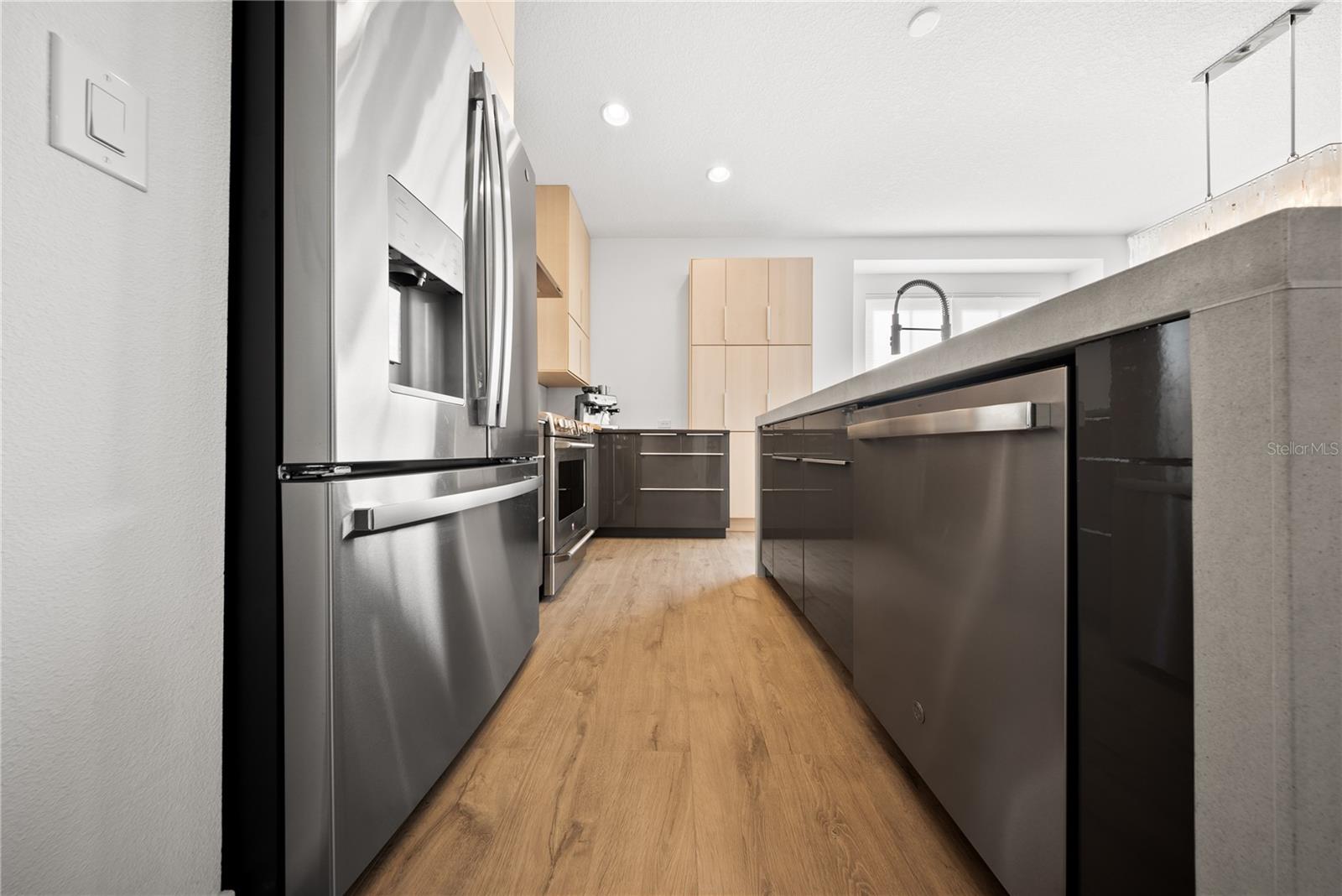 Image 23 of 63 For 13949 Hahn Lane