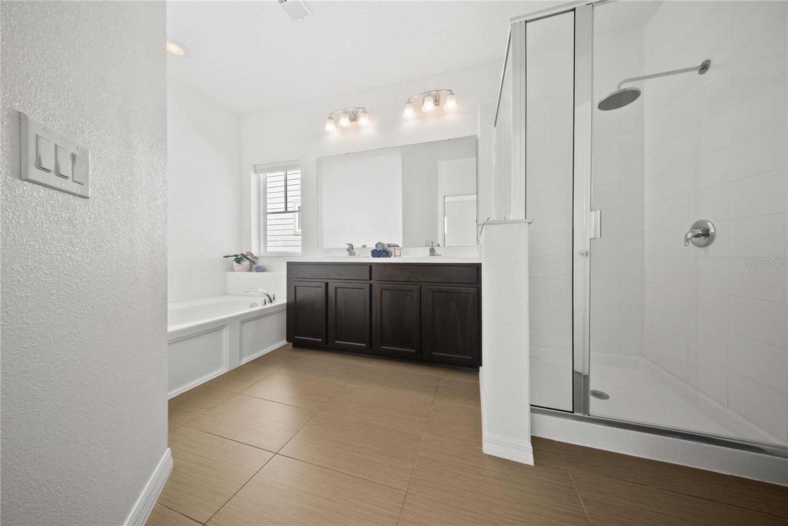 Image 34 of 63 For 13949 Hahn Lane