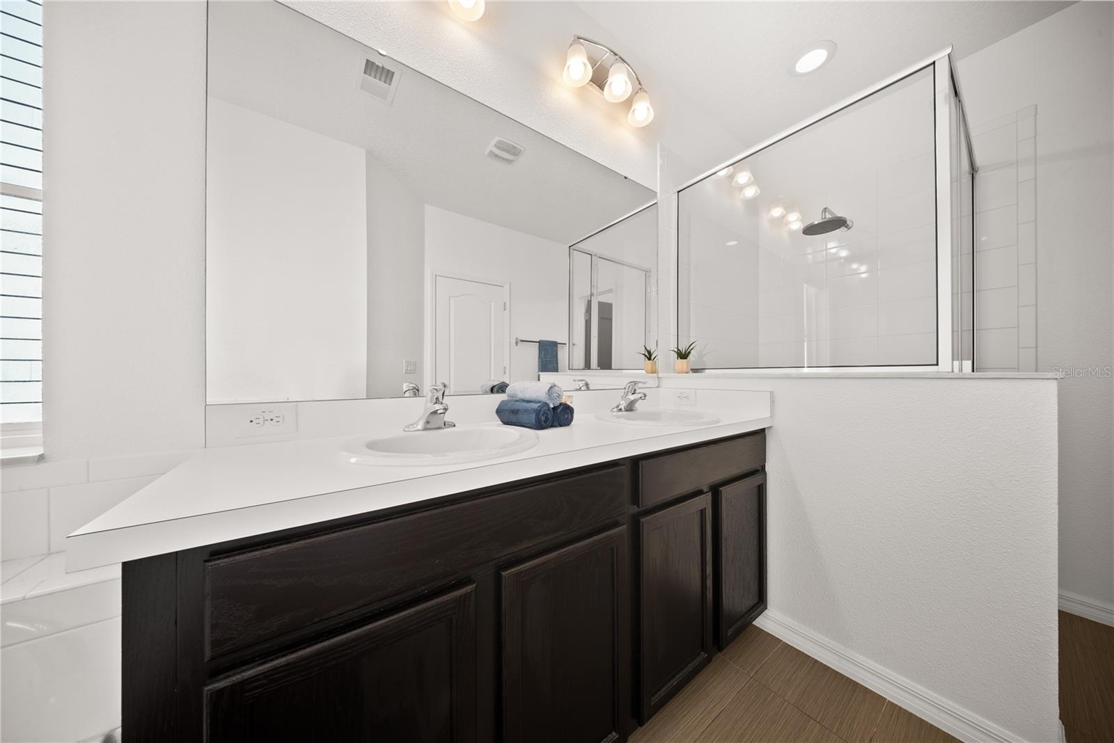 Image 35 of 63 For 13949 Hahn Lane