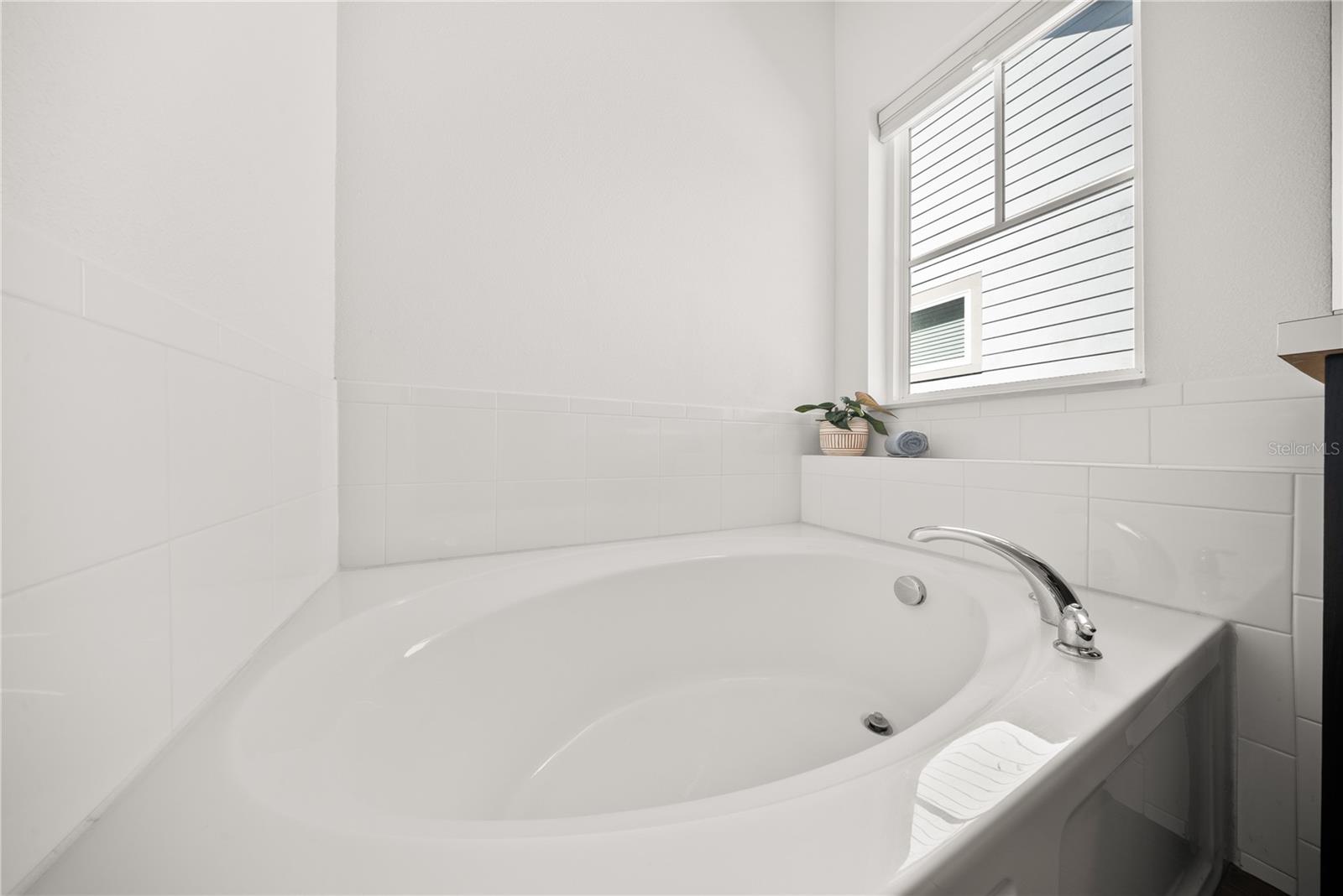 Image 36 of 63 For 13949 Hahn Lane