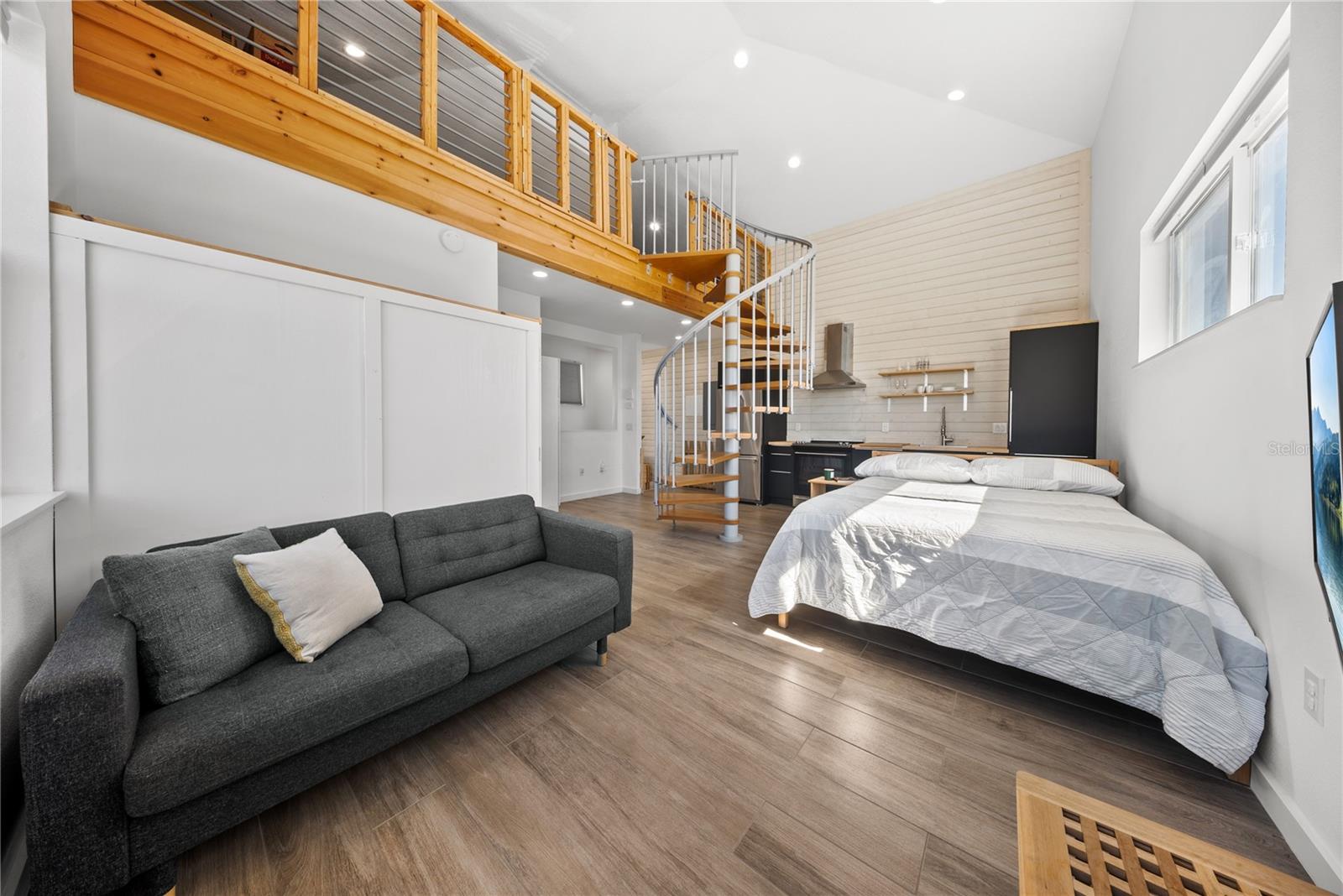 Image 53 of 63 For 13949 Hahn Lane