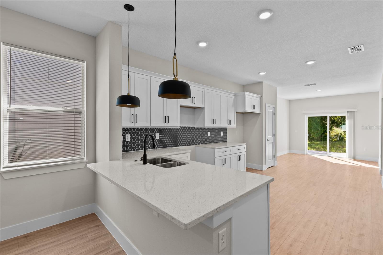 Image 4 of 23 For 2604 Annandale Avenue