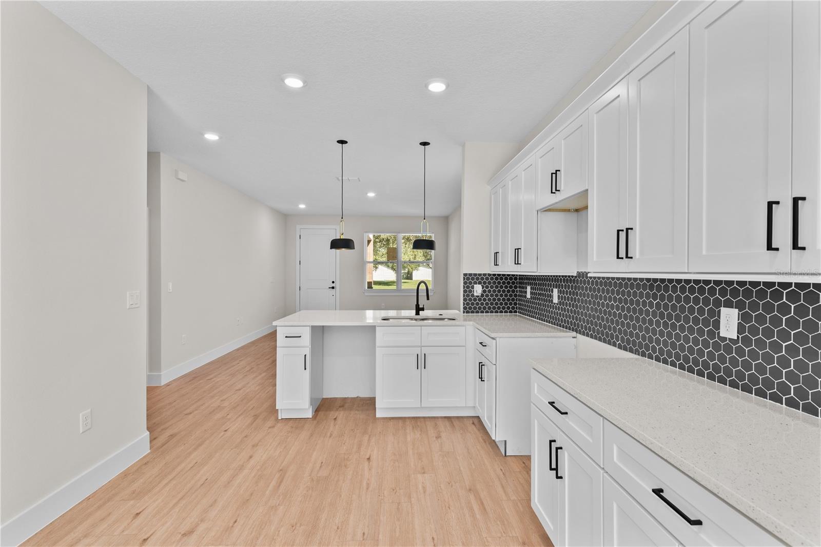 Image 6 of 23 For 2604 Annandale Avenue