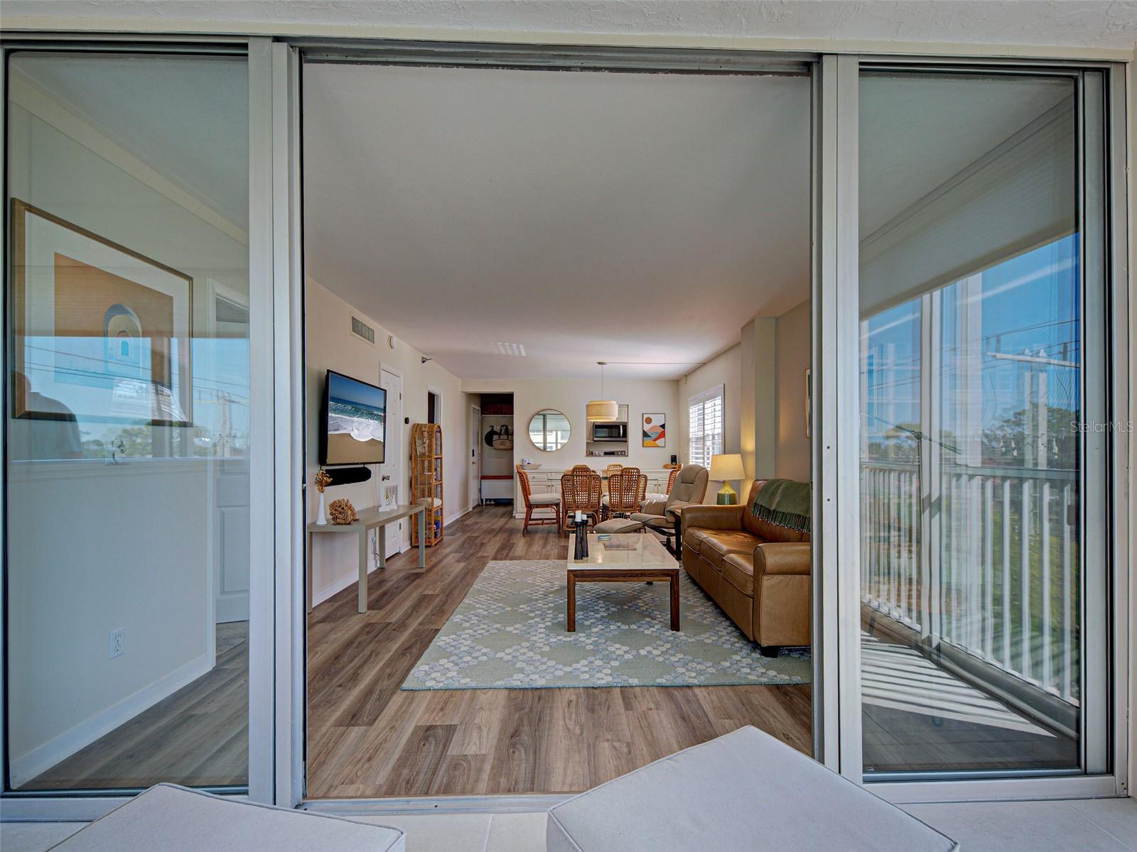 Image 21 of 41 For 232 Saint Augustine Avenue 407