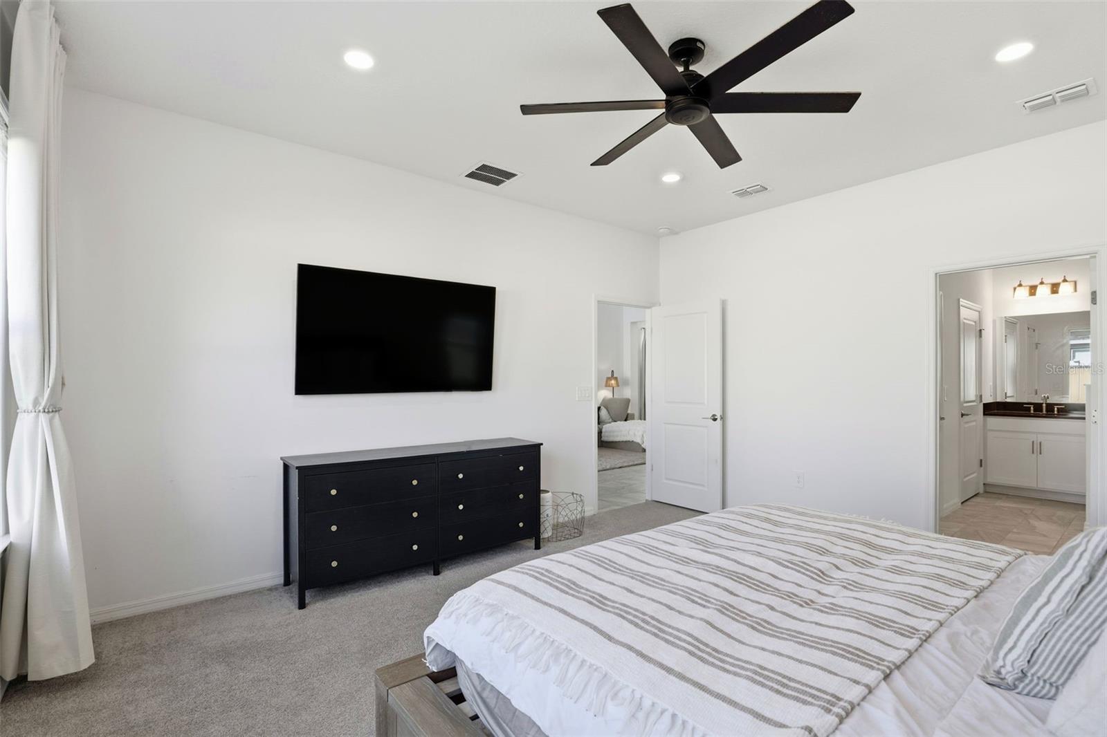 Image 24 of 40 For 5268 Kildare Place