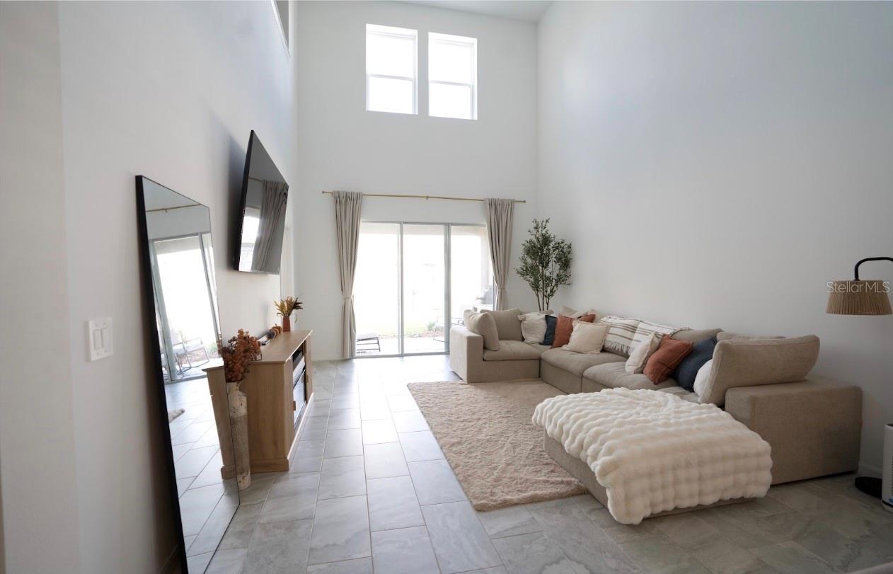 Image 3 of 40 For 5268 Kildare Place