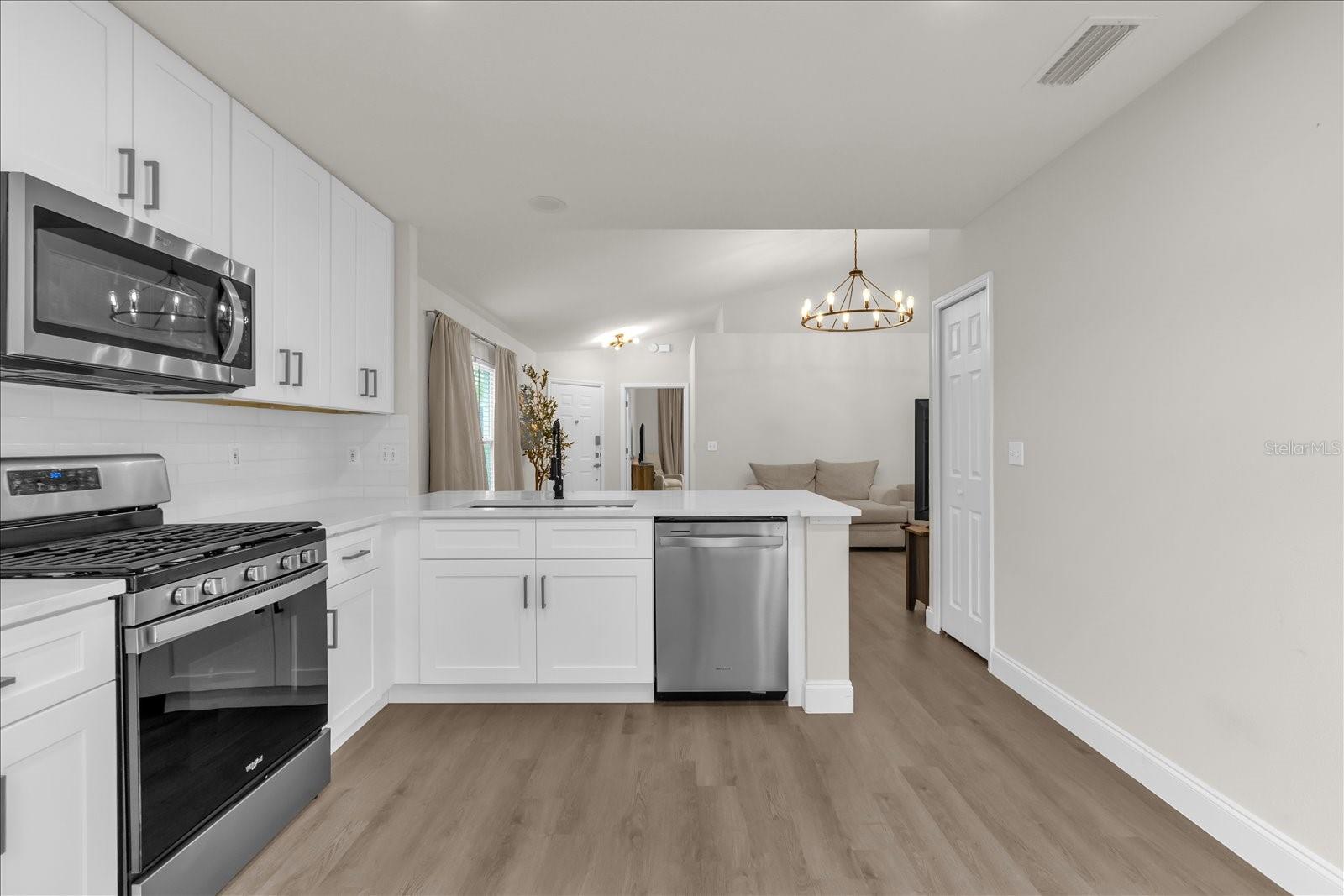 Image 4 of 21 For 3622 Huntwicke Boulevard