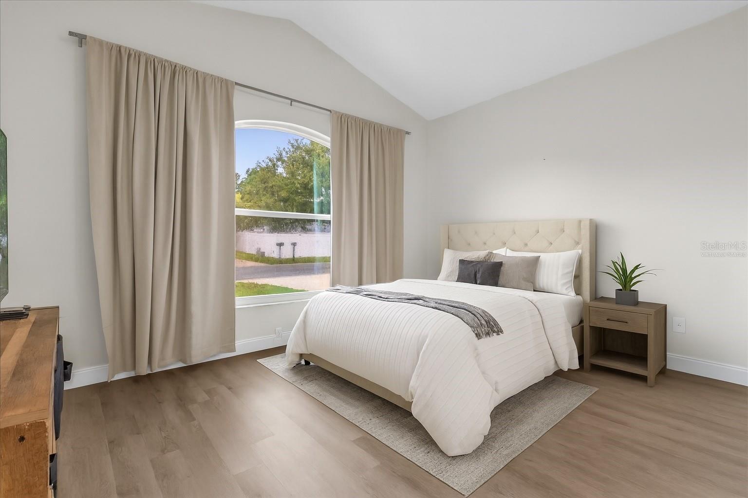 Image 8 of 21 For 3622 Huntwicke Boulevard