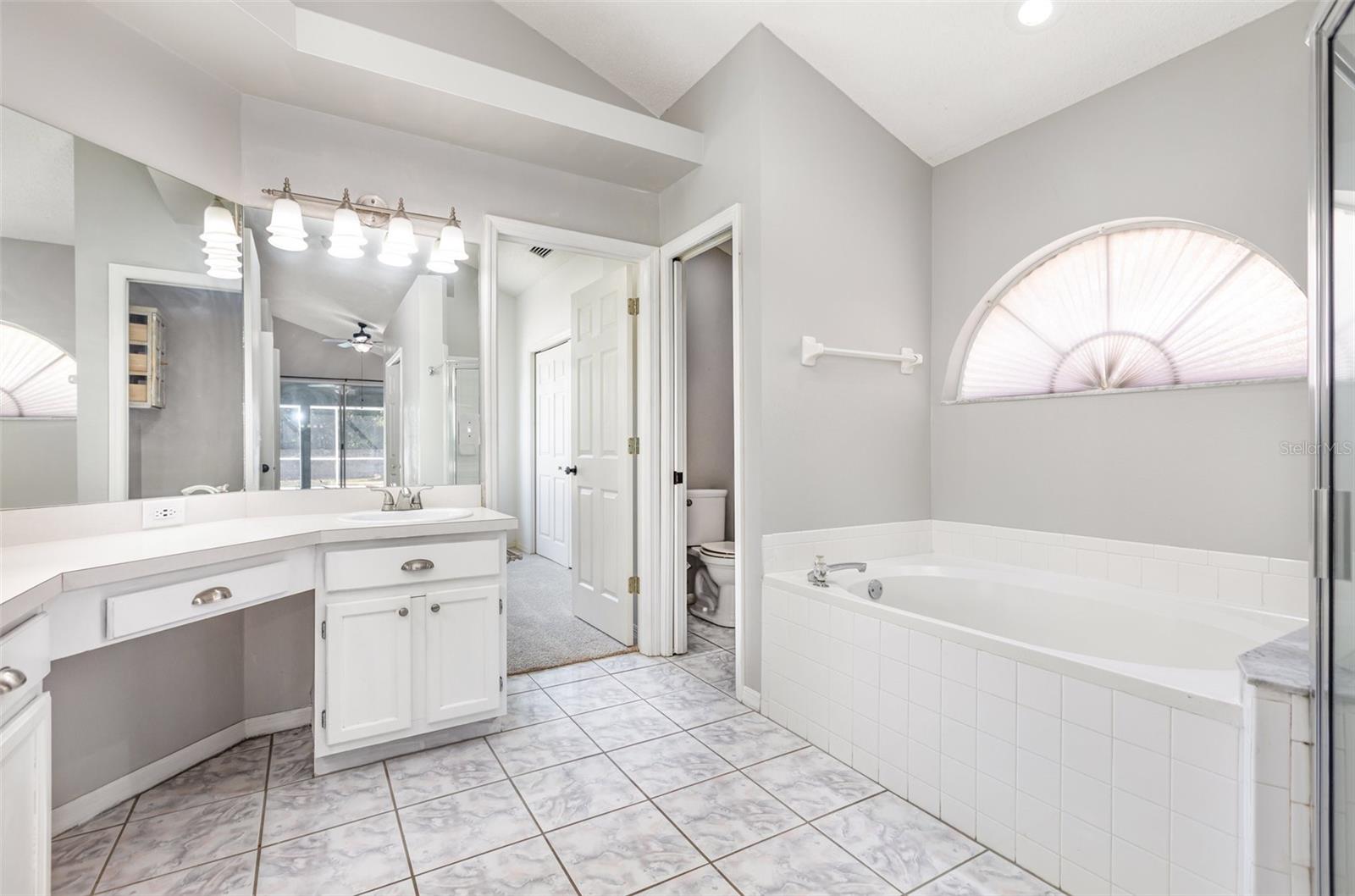 Image 28 of 33 For 12109 Shady Forest Drive