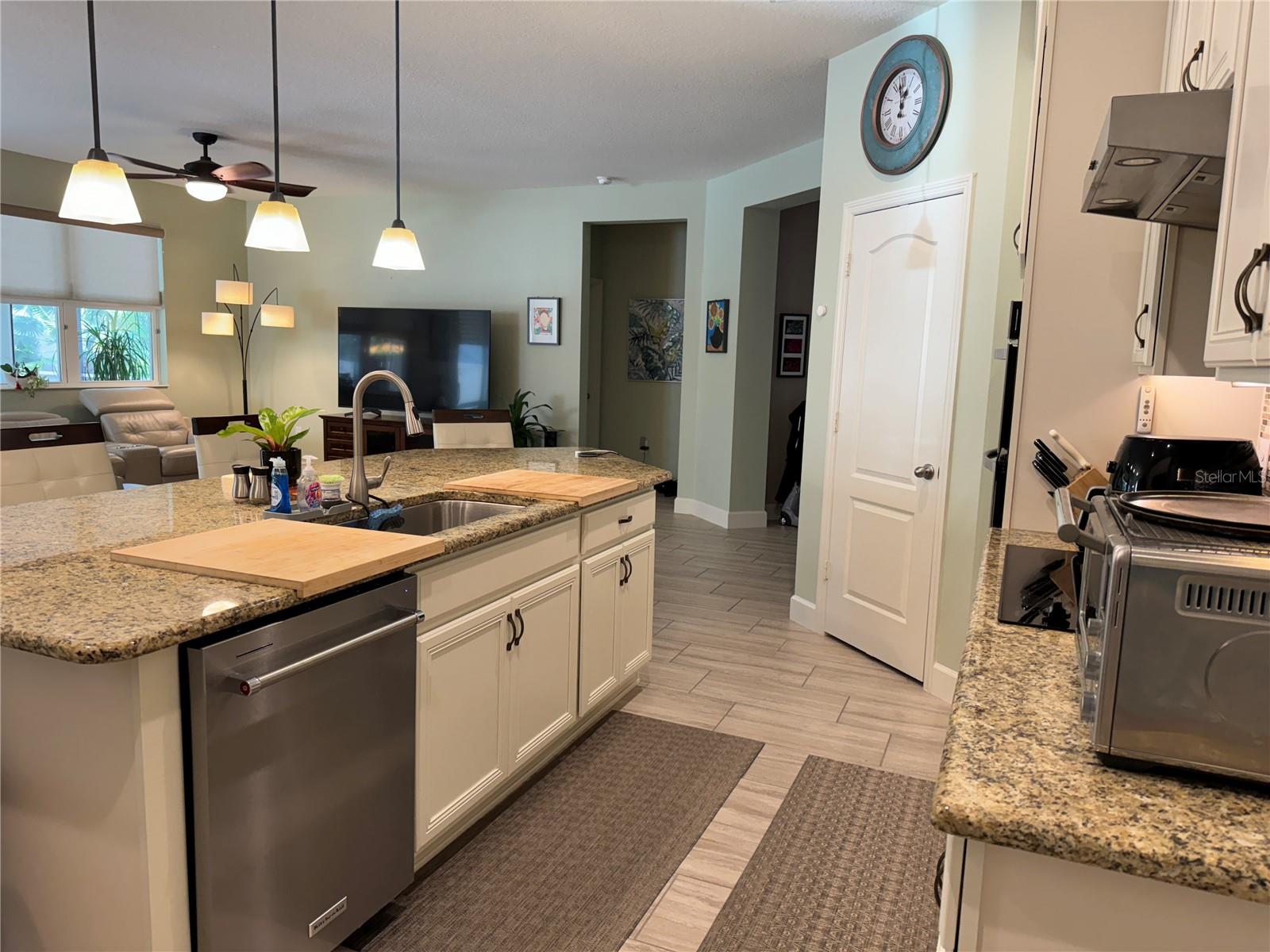 Image 12 of 40 For 3082 Irish Peach Drive