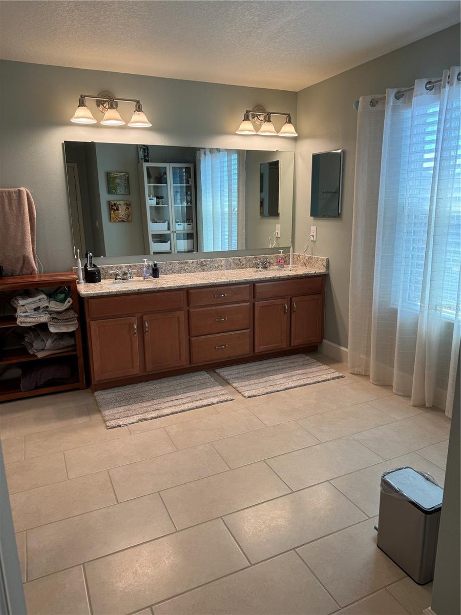 Image 31 of 40 For 3082 Irish Peach Drive