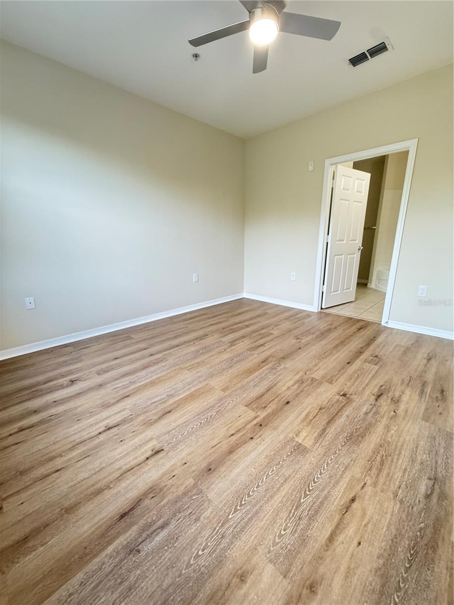 Image 17 of 18 For 8112 Claire Ann Drive 207